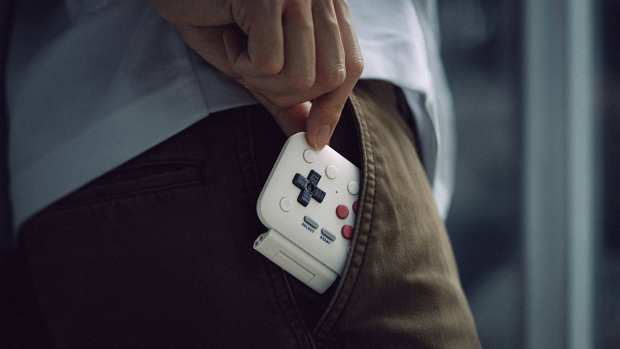 8BitDo FlipPad G Classic Edition gamepad