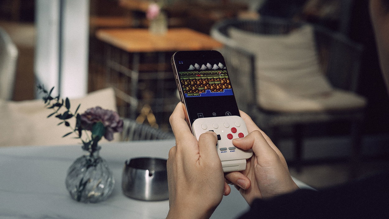 8BitDo FlipPad G Classic Edition gamepad