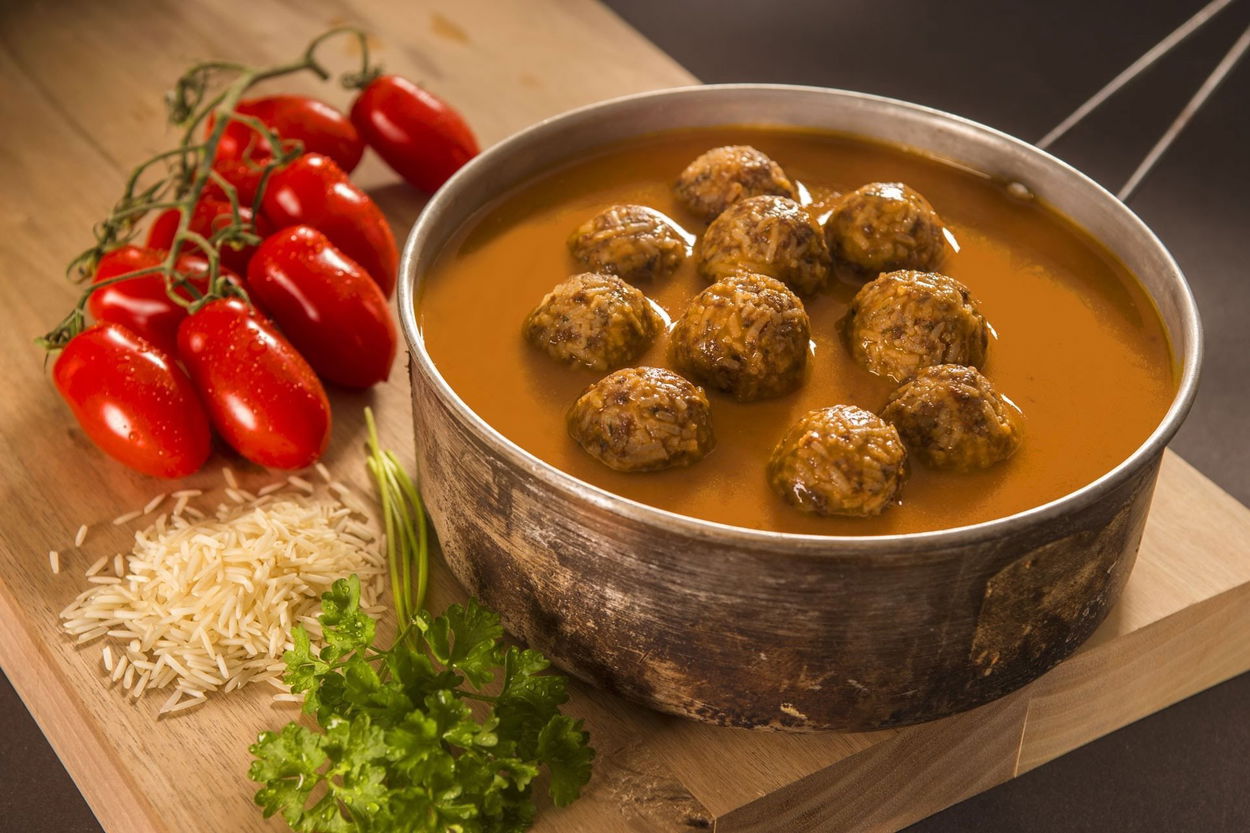 Adventure Menu - Masovo-rýžové koule s rajskou omáčkou