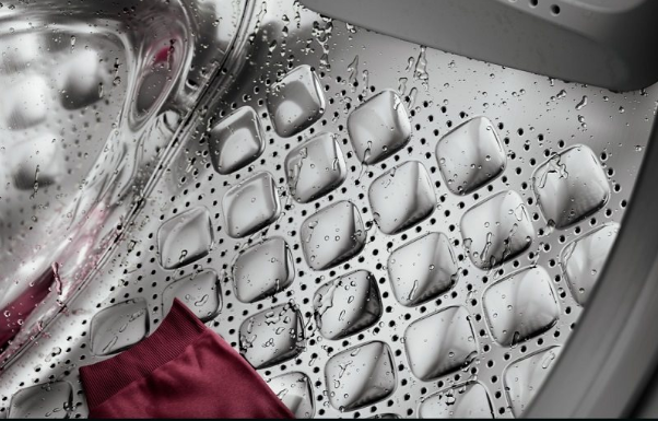 Parní pračka AEG 7000 ProSteam® UniversalDose LFR73864OC