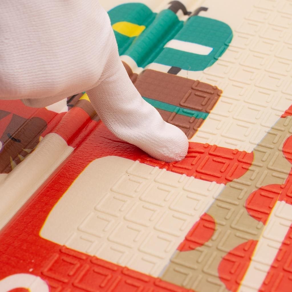 Multifunctional folding play mat PLAYTO London