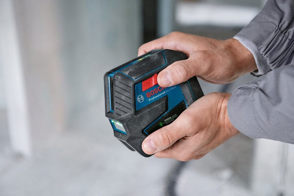 Křížový laser Bosch GCL 2-50 G Professional + RM 10 + BT 150, 0.601.066.M01