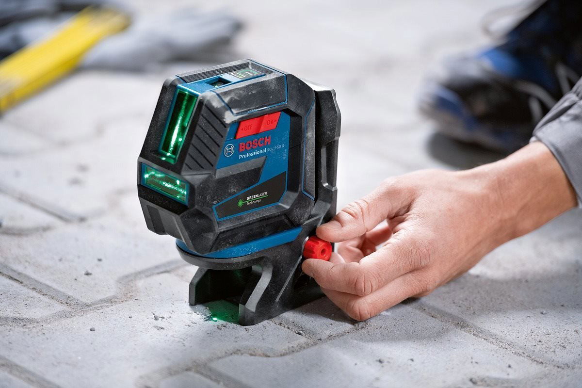 Křížový laser Bosch GCL 2-50 G Professional + RM 10 + BT 150, 0.601.066.M01