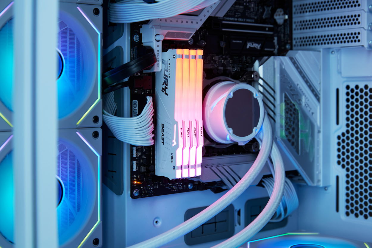 Kingston FURY 32GB KIT DDR5 6000MT/s CL36 Beast White RGB EXPO