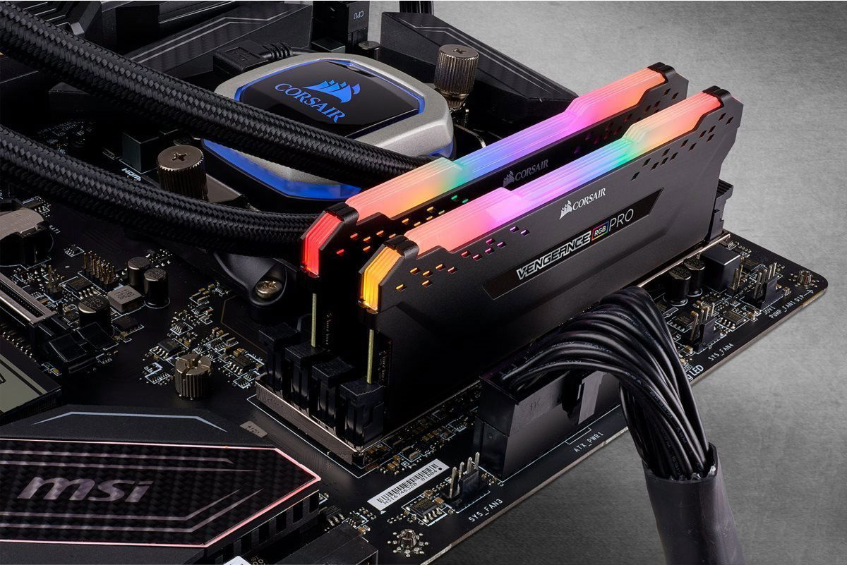 Operační paměť Corsair 32GB KIT DDR4 3600 MT/s CL18 Vengeance RGB PRO černá