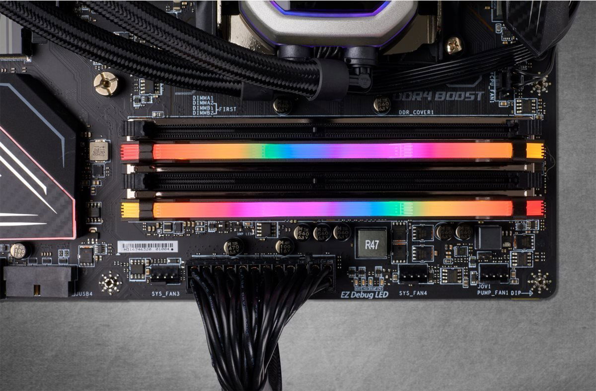 Operační paměť Corsair 32GB KIT DDR4 3600 MT/s CL18 Vengeance RGB PRO černá