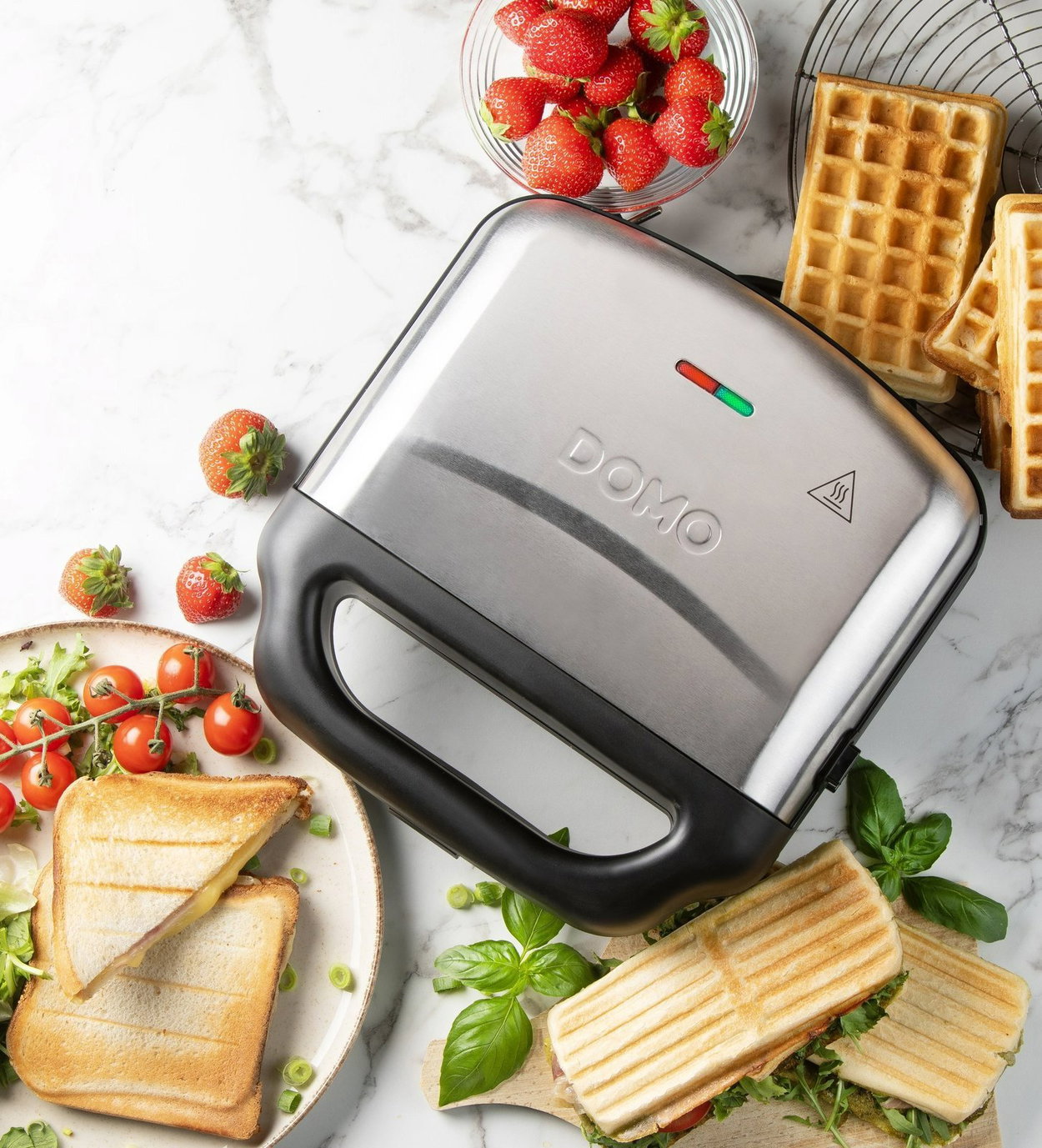DOMO XL 3-in-1 Sandwich/Waffle/Grill Maker DO9290C
