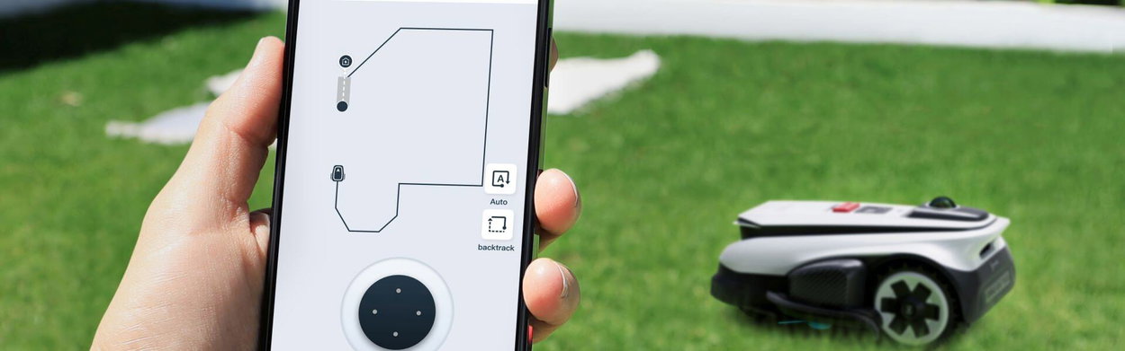 The robotic lawnmower uses a 32V energy platform and a pair of Dual Blade-Disc cutting discs. The technology ensures high efficiency and time savings, especially when mowing larger gardens. Each of the cutting discs contains three cutting blades with a gap-free design.It moves at a speed of up to 0.7 meters per second and, combined with cutting-edge technology, can mow up to 400 m² per hour. ECOVACS GOAT A1600 LiDAR PRO has an adjustable height that can be adjusted via a mobile app. Thanks to the 180W fast charging, charging takes only 50 minutes.