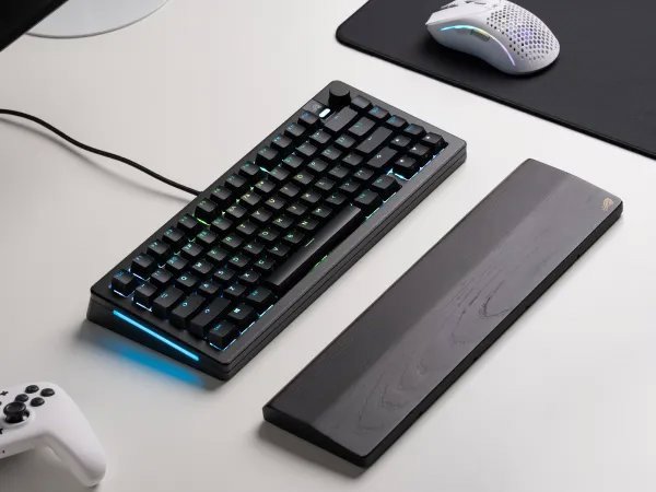 Glorious Gaming Wooden Keyboard Wrist Rest Black - Full Size