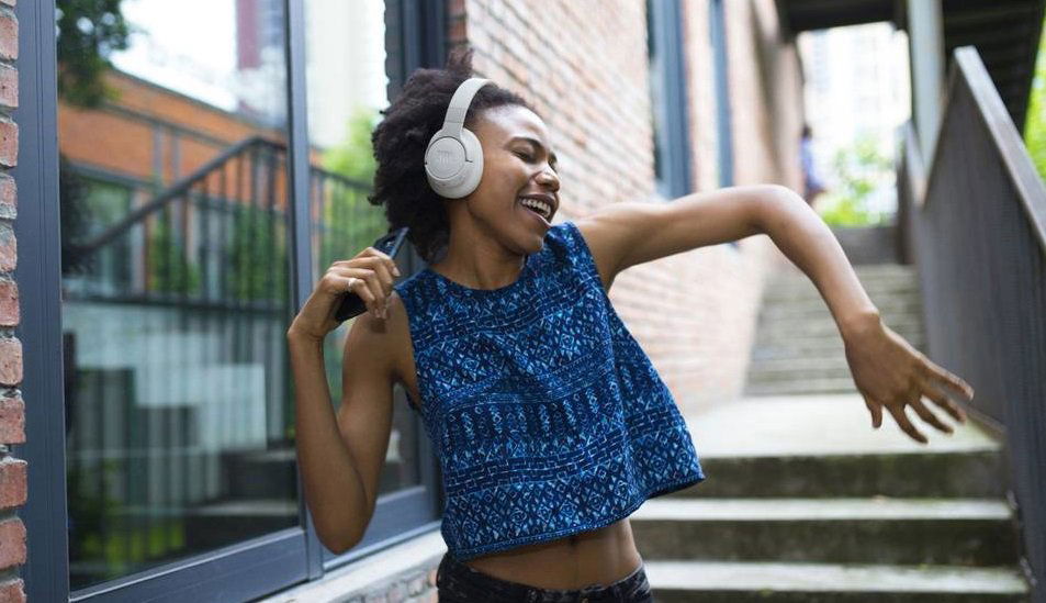 Bezdrátová sluchátka JBL Tune 770NC
