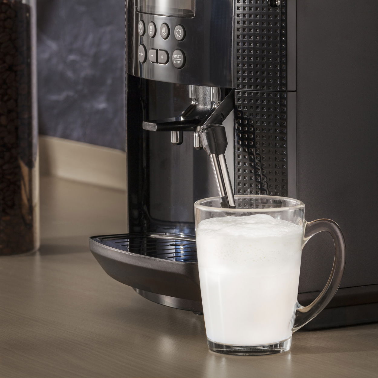 Automatický kávovar Krups Espresseria Auto Pisa Black EA815070