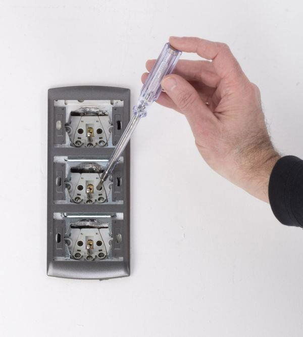 KREATOR Zkoušečka napětí VOLT TESTER 100-250V 190mm KRT409003