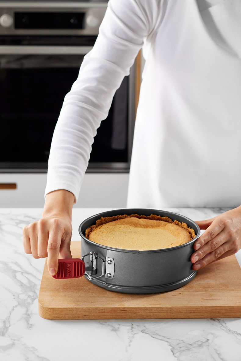 Lékué Non-stick cake mould with spring 20 cm
