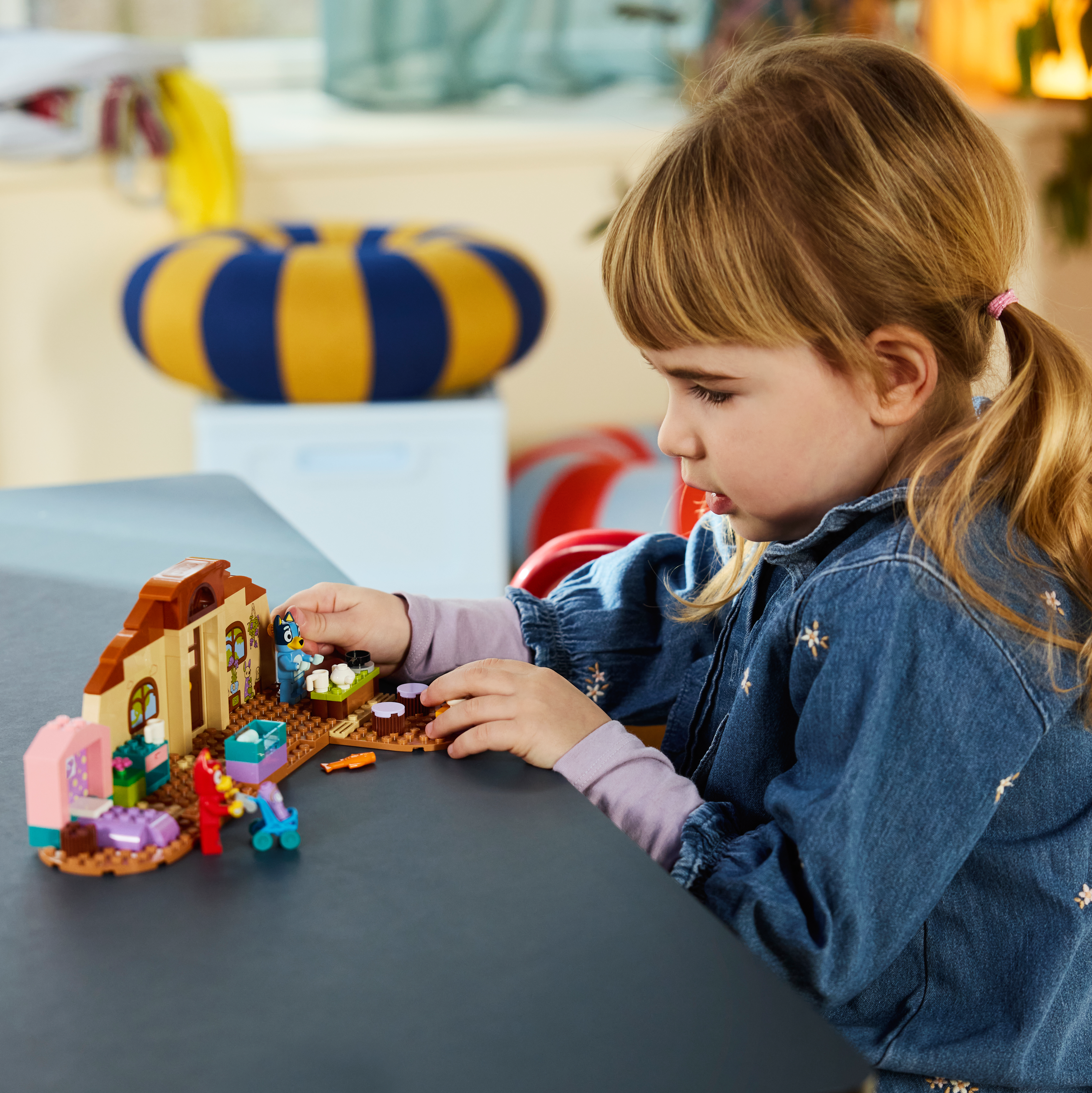 LEGO® Bluey 11221 Rusty, Bluey and the School