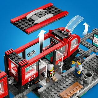LEGO® City 60423 Tramvaj a zastávka v centru města