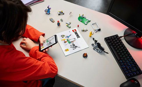 LEGO LEGO® Fortnite® 77075 Peely und Sparkplug und ihr Lagerplatz