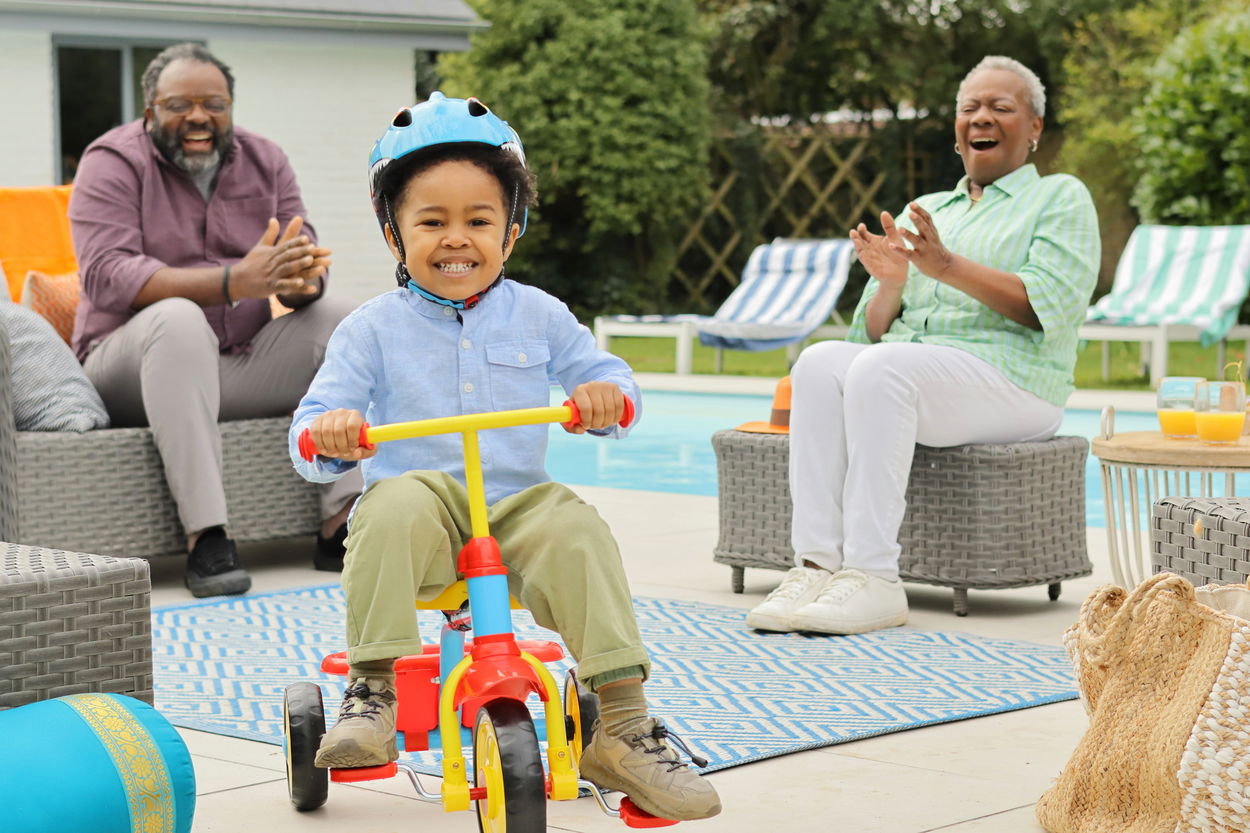 Digitální fotoaparát Canon EOS R100 + RF-S 18-45mm IS STM