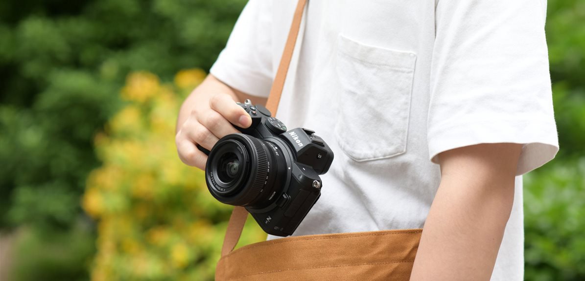 –DigitálnDigitální fotoaparát Nikon Z5 těloí fotoaparát NIKON Z5 + Z 24-200 mm f/4-6.3