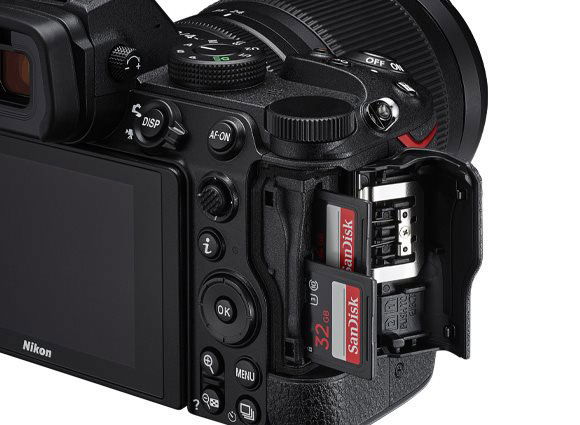 Digitální fotoaparát NIKON Z5 + Z 24-200 mm f/4-6.3