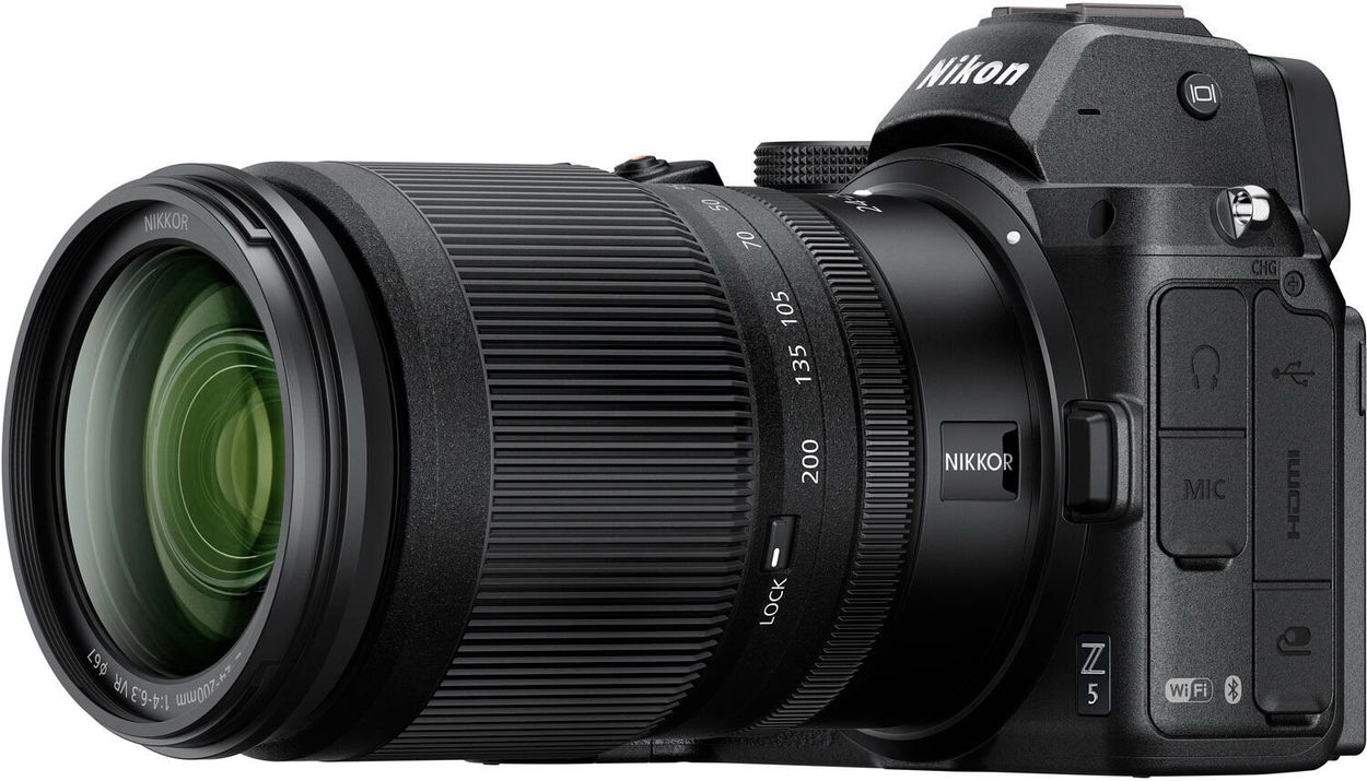 Digitalkamera NIKON Z5 + Z 24-200 mm f/4-6.3