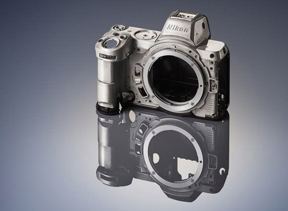 Digitalkamera NIKON Z5 + Z 24-200 mm f/4-6.3