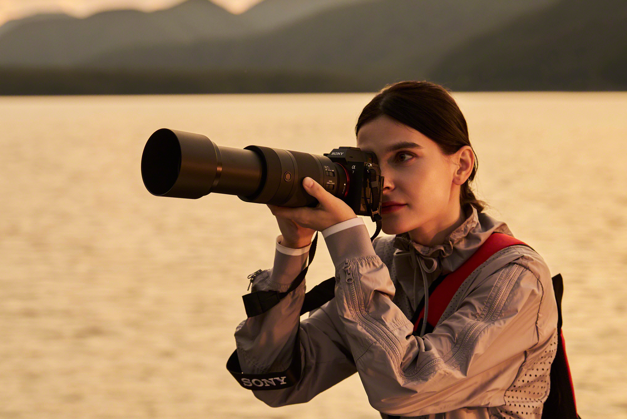 Sony FE 100-400mm F5.6-8 OSS Lens