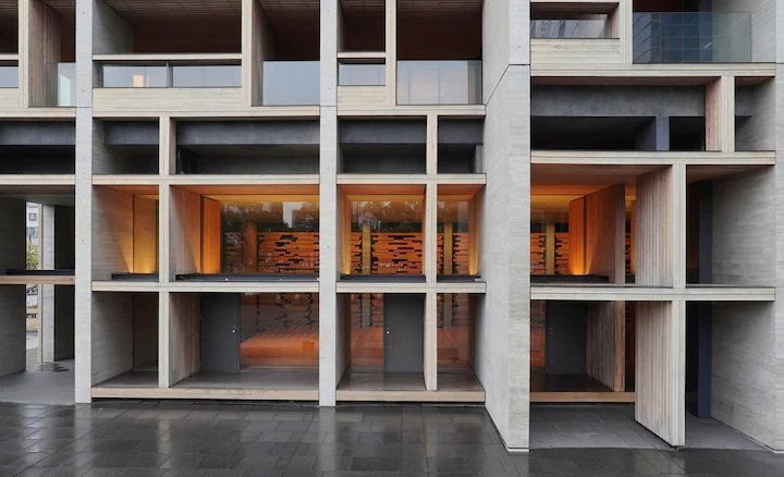 Digitální fotoaparát Sony Alpha ZV-E10 vlogovací fotoaparát + 16–50 mm f/3,5–5,6 OSS II