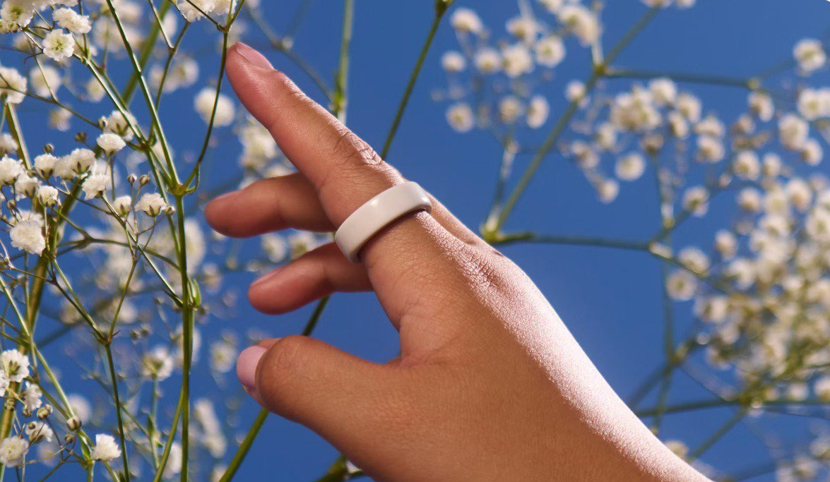 Oura Ring 4 Ceramic Cloud