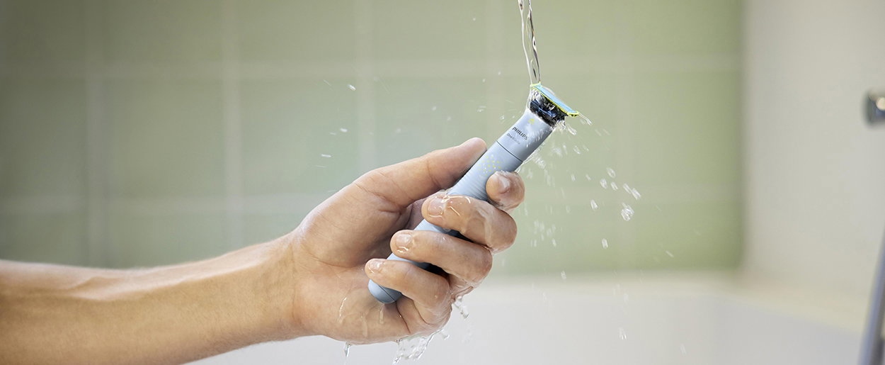 Philips OneBlade First Shave Rasierer für das Gesicht QP1326/30