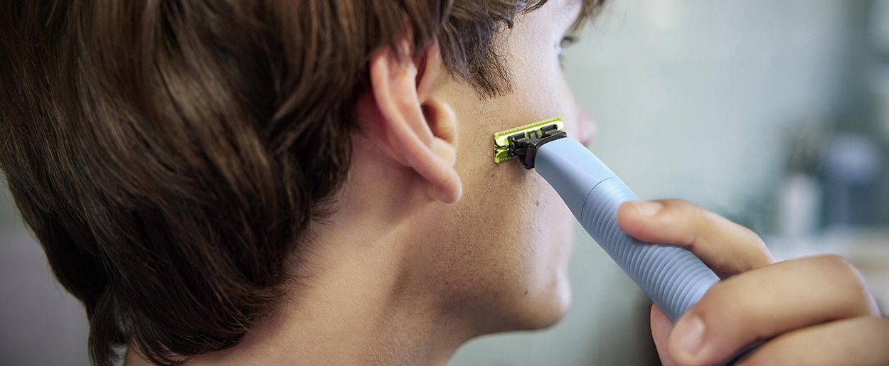 Philips OneBlade First Shave Rasierer für das Gesicht QP1326/30