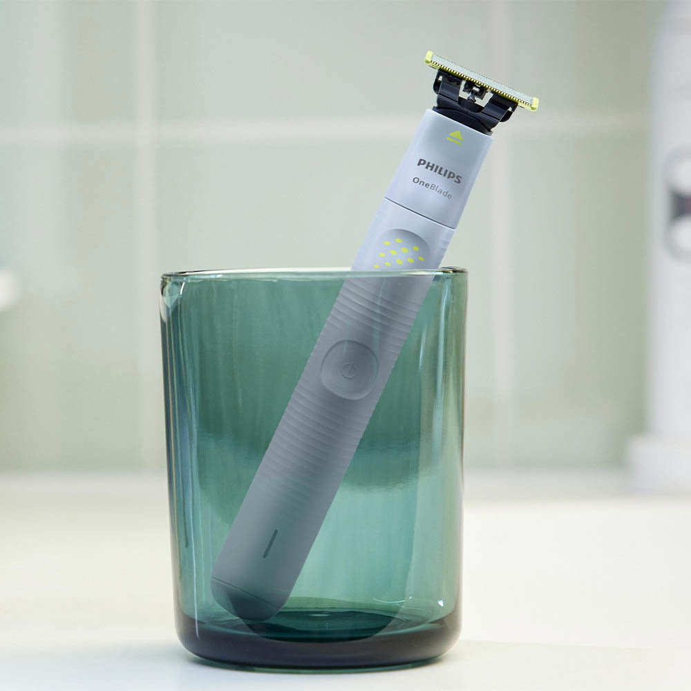 Philips OneBlade First Shave Rasierer für das Gesicht QP1326/30