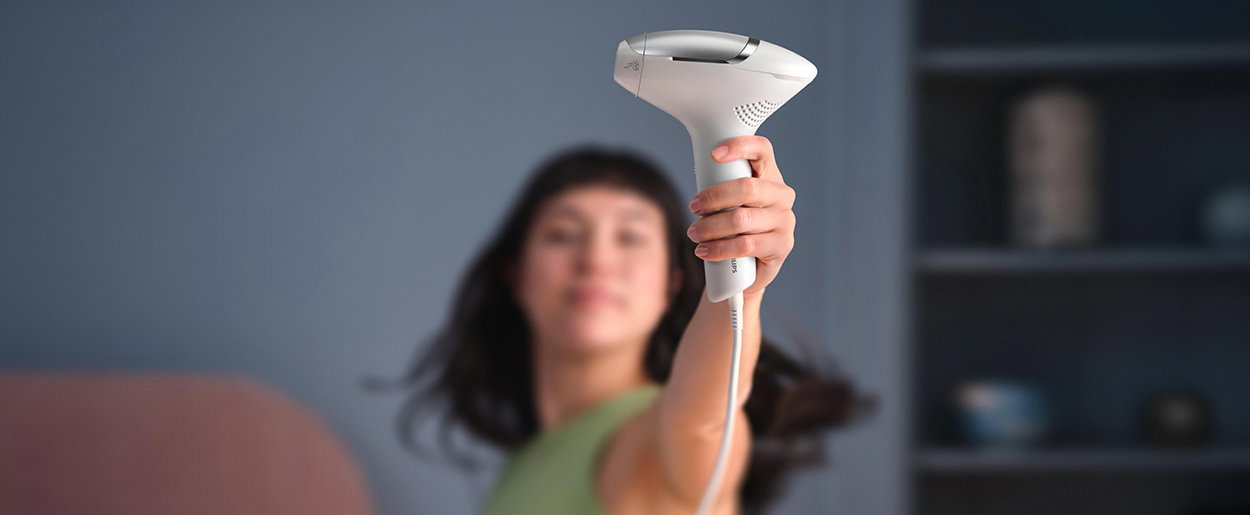 IPL epilátor Philips Lumea IPL 7000 BRI931/00