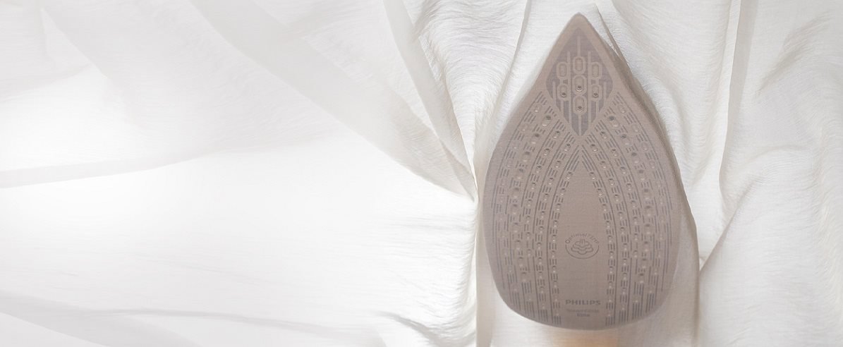 Žehlička Philips Azur Series 8000 DST8050/20