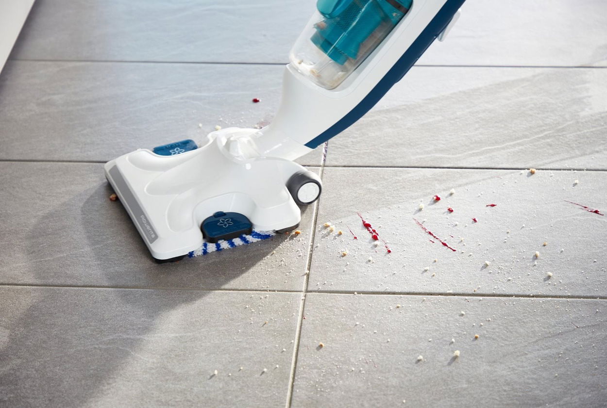 Tyčový vysavač Rowenta RY7777WH Clean & Steam Revolution