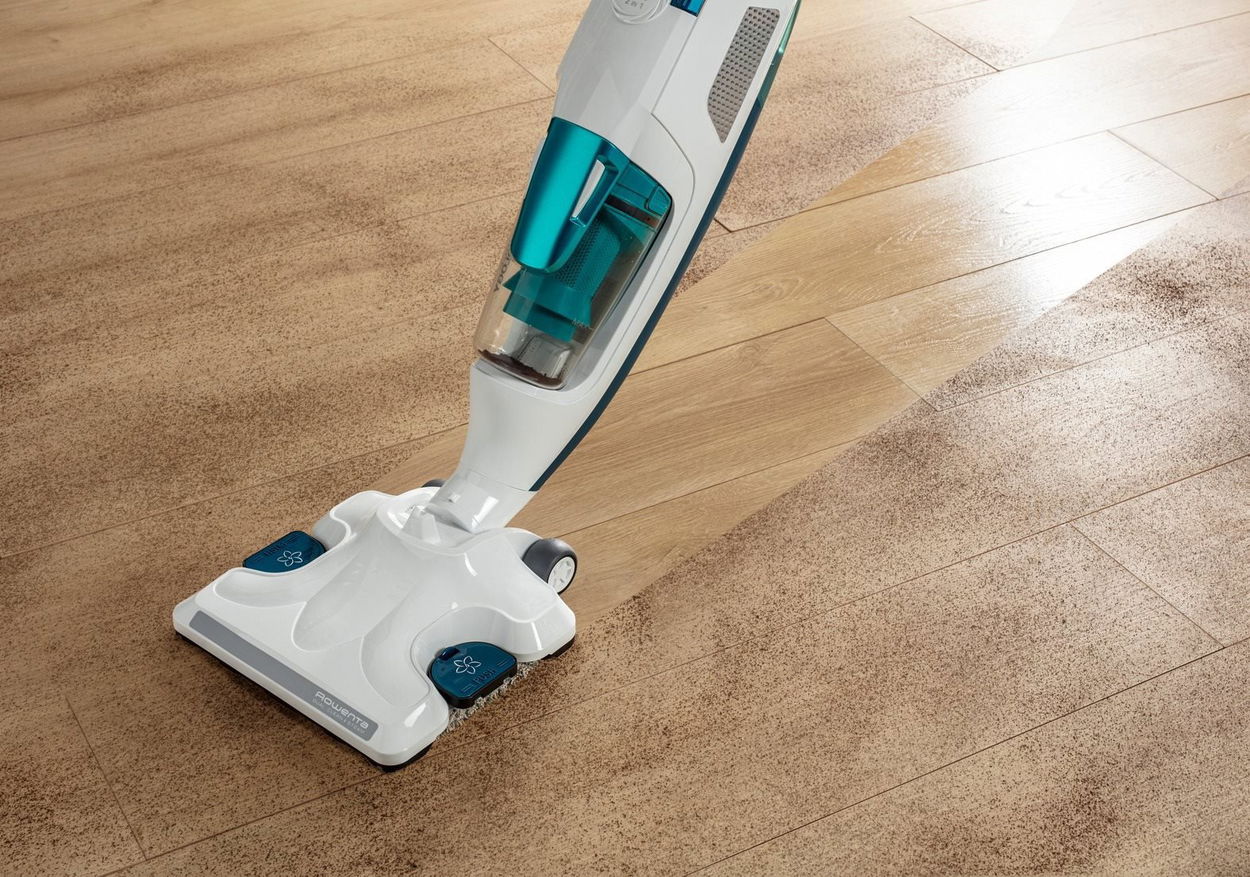 Tyčový vysavač Rowenta RY7777WH Clean & Steam Revolution