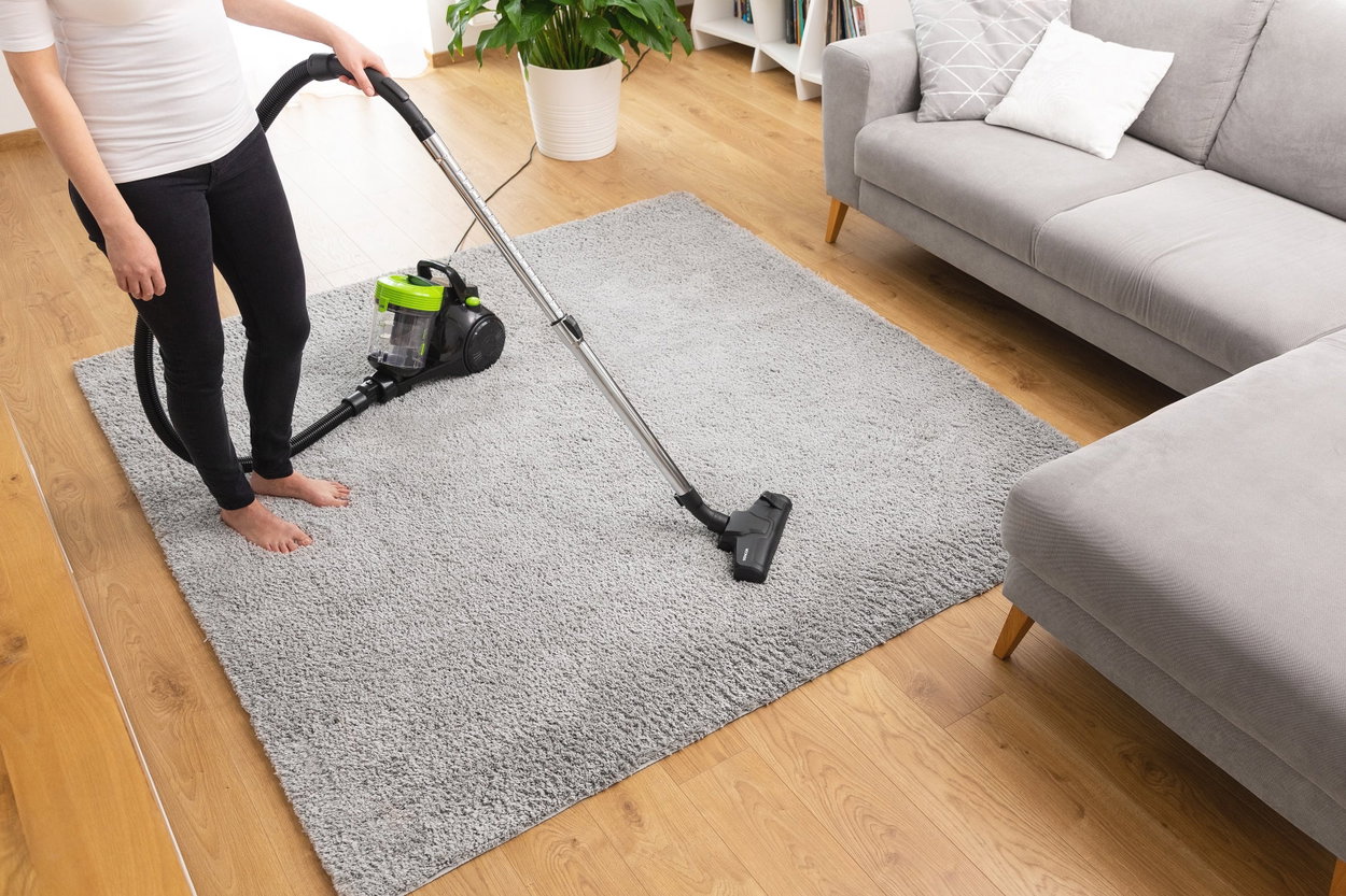 Bagless vacuum cleaner SENCOR SVC 1025GR 3AAA