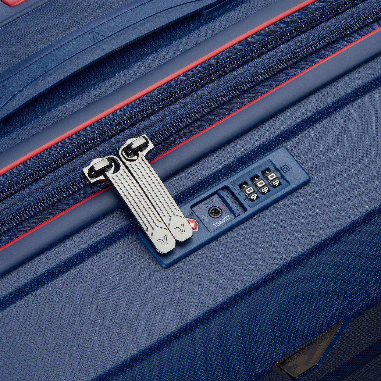 Travel case Roncato B-FLYING MOVE 2,0 L dark blue