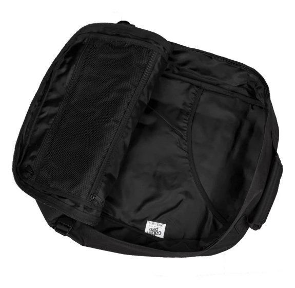 CabinZero Classic 44 L Absolute Black - úložný prostor