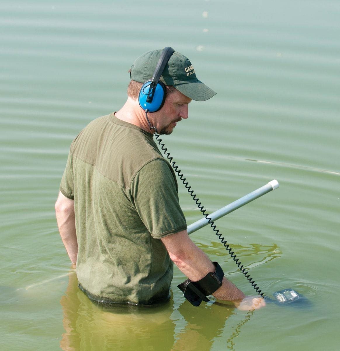 Garrett AT PRO International metal detector