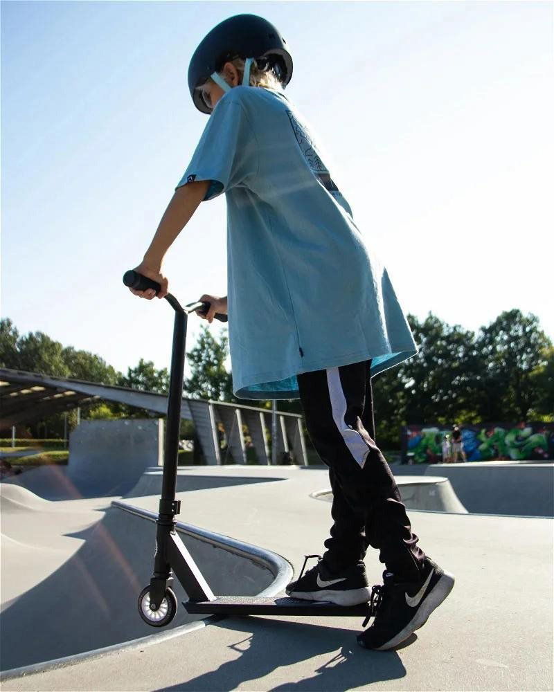 Story Freestyle koloběžka Shredder Black