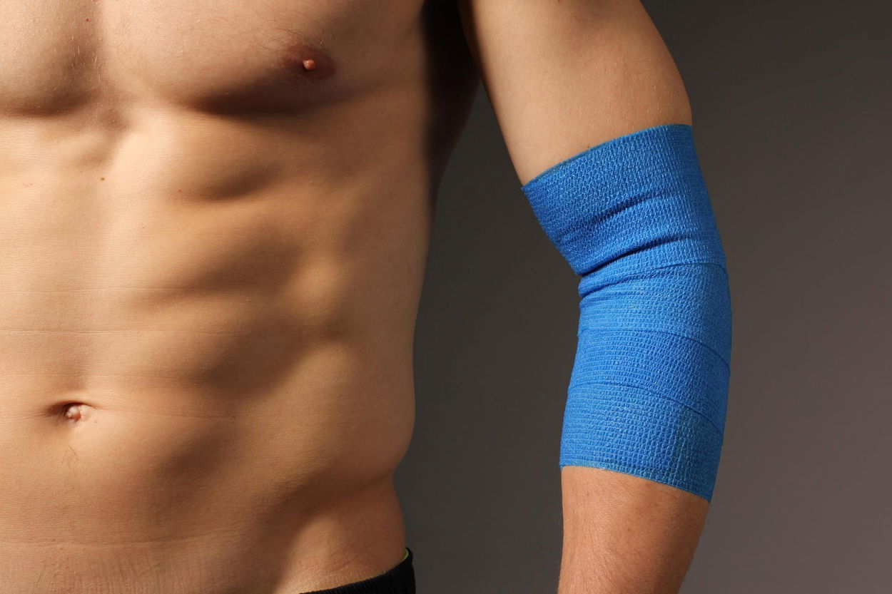 Obinadlo Kine-MAX Cohesive Elastic Bandage 7,5cm x 4,5 m, modré