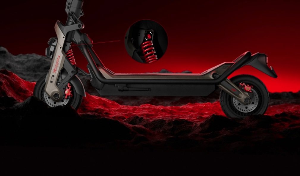 Elektrická koloběžka Segway SuperScooter GT3 ProElektrická koloběžka Segway SuperScooter GT3 Pro