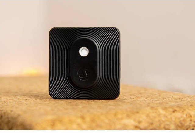 Battery operated temperature and humidity sensor Shelly Blu H&T