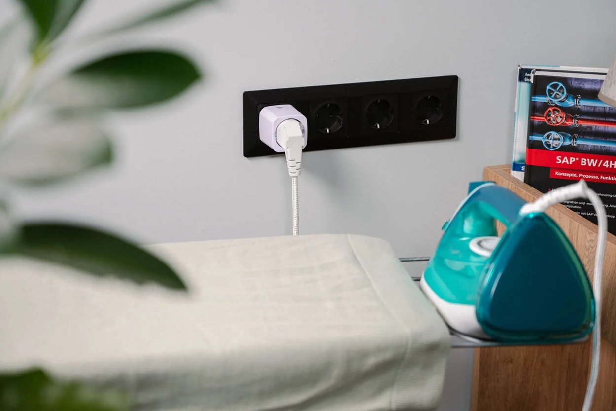 Intelligente Steckdose Shelly Plug M Gen3, Steckdose mit Verbrauchsmessung, WiFi, Matter, Schwarz