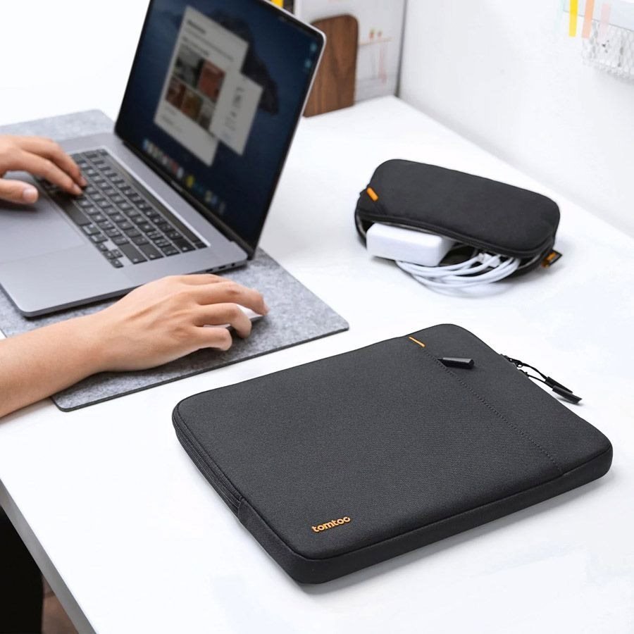 Puzdro na notebook tomtoc Sleeve Kit – 14" MacBook Pro, čierne