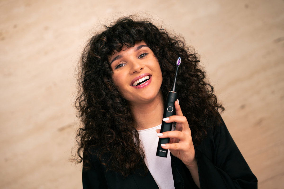 Elektrický zubní kartáček TrueLife SonicBrush Clean70 UV Black