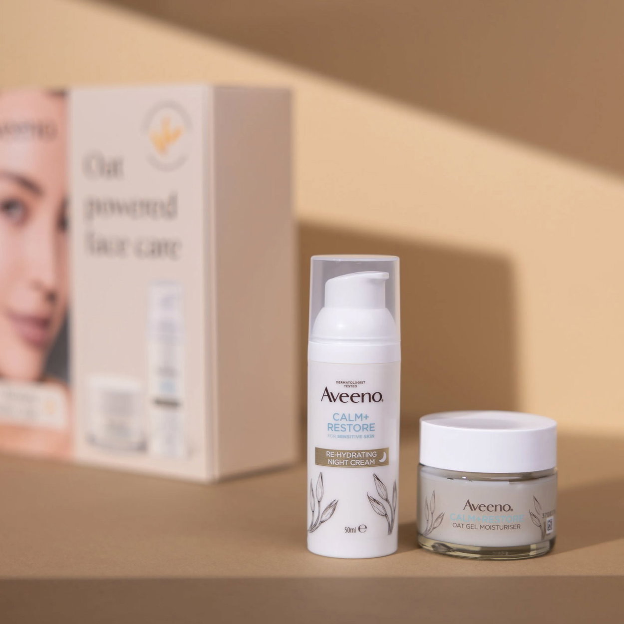AVEENO Calm+Restore Cosmetic Gift Set Skin care for dry and sensitive skin 100 ml