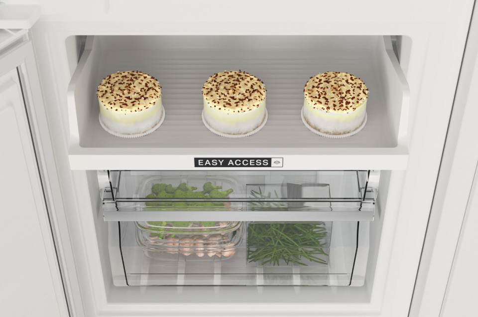 Vestavná lednice WHIRLPOOL WHC18 T132