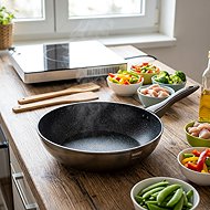 BANQUET WOK pan with non-stick surface METALLIC PLATINUM 28 × 7,8 cm - Wok Pan