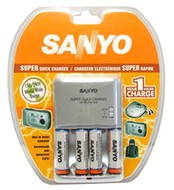 Rychlonabíječka SANYO a 4 ks AA NiMH 2500mAh - -
